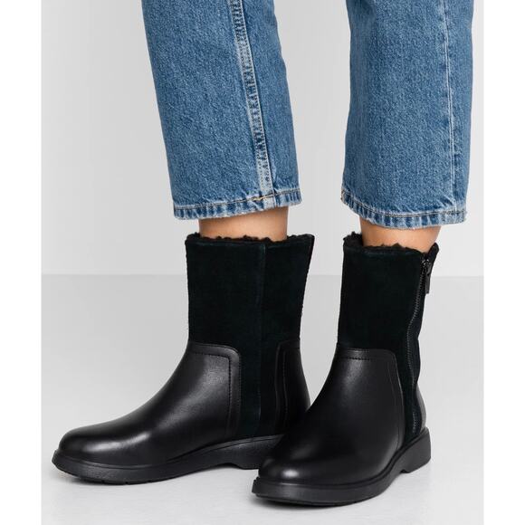 Clarks Women’s 6.5 Un Elda Black Leather Suede Zip Mid Waterproof ankle Boot NEW - Picture 1 of 9